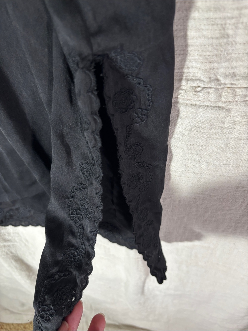 Universal Thread Black Maxi Skirt XS Boho Chic Scalloped Eyelet Side Slit EUC - Picture 5 of 8